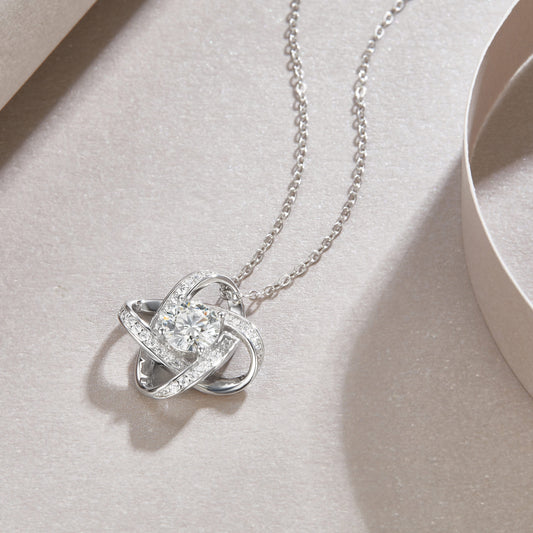 A Fashionable And Luxurious Diamond Jewelry Pendant Set With 1-carat Moissanite S925 Sterling Silver And Platinum Plating